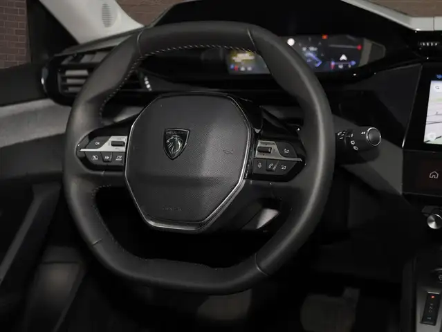 Peugeot 308 view 11
