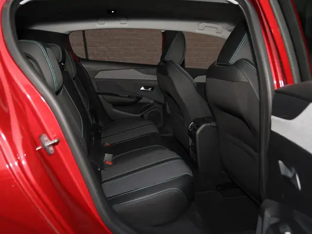 Peugeot 308 view 9