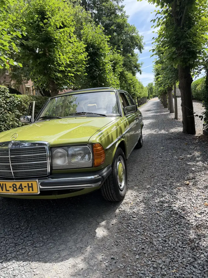 Mercedes-Benz 240 240 1983