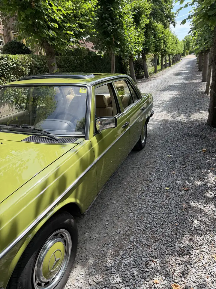 Mercedes-Benz 240, foto 3
