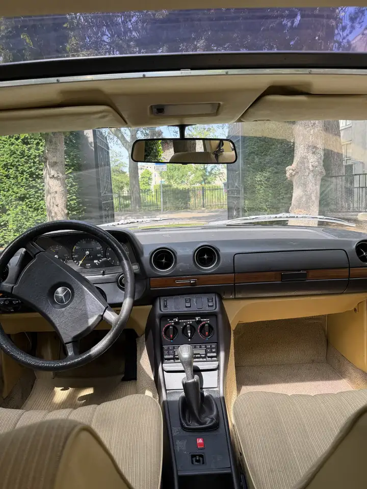 Mercedes-Benz 240, foto 12