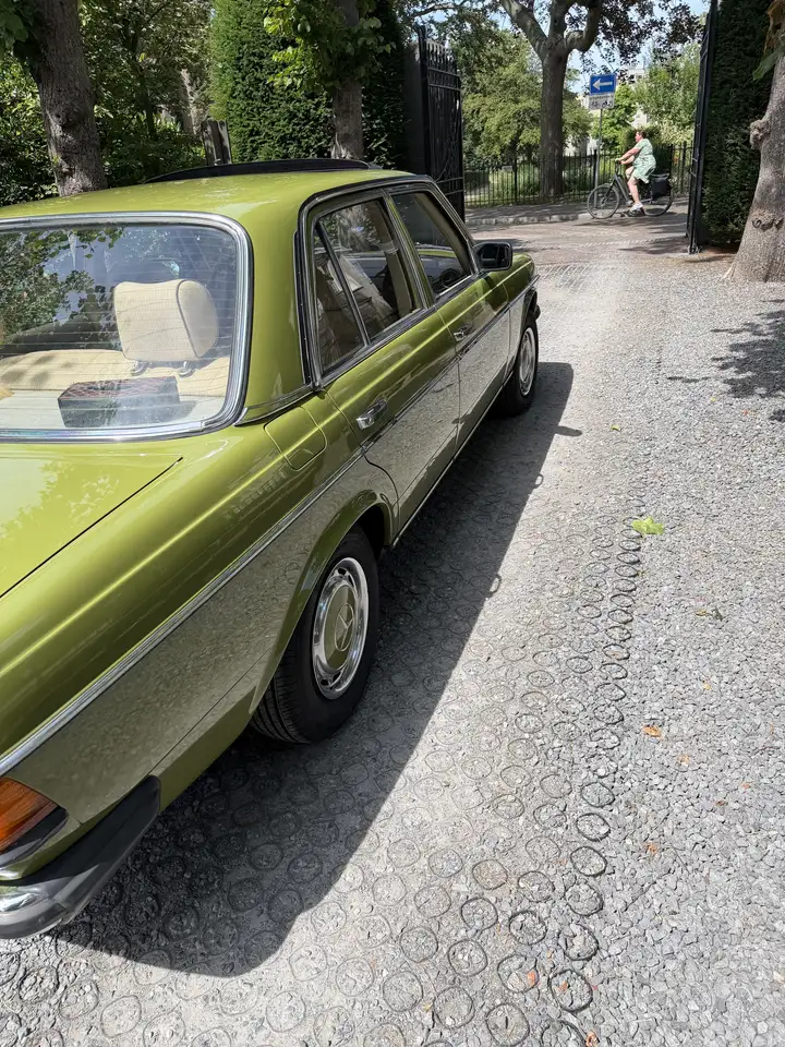 Mercedes-Benz 240, foto 6