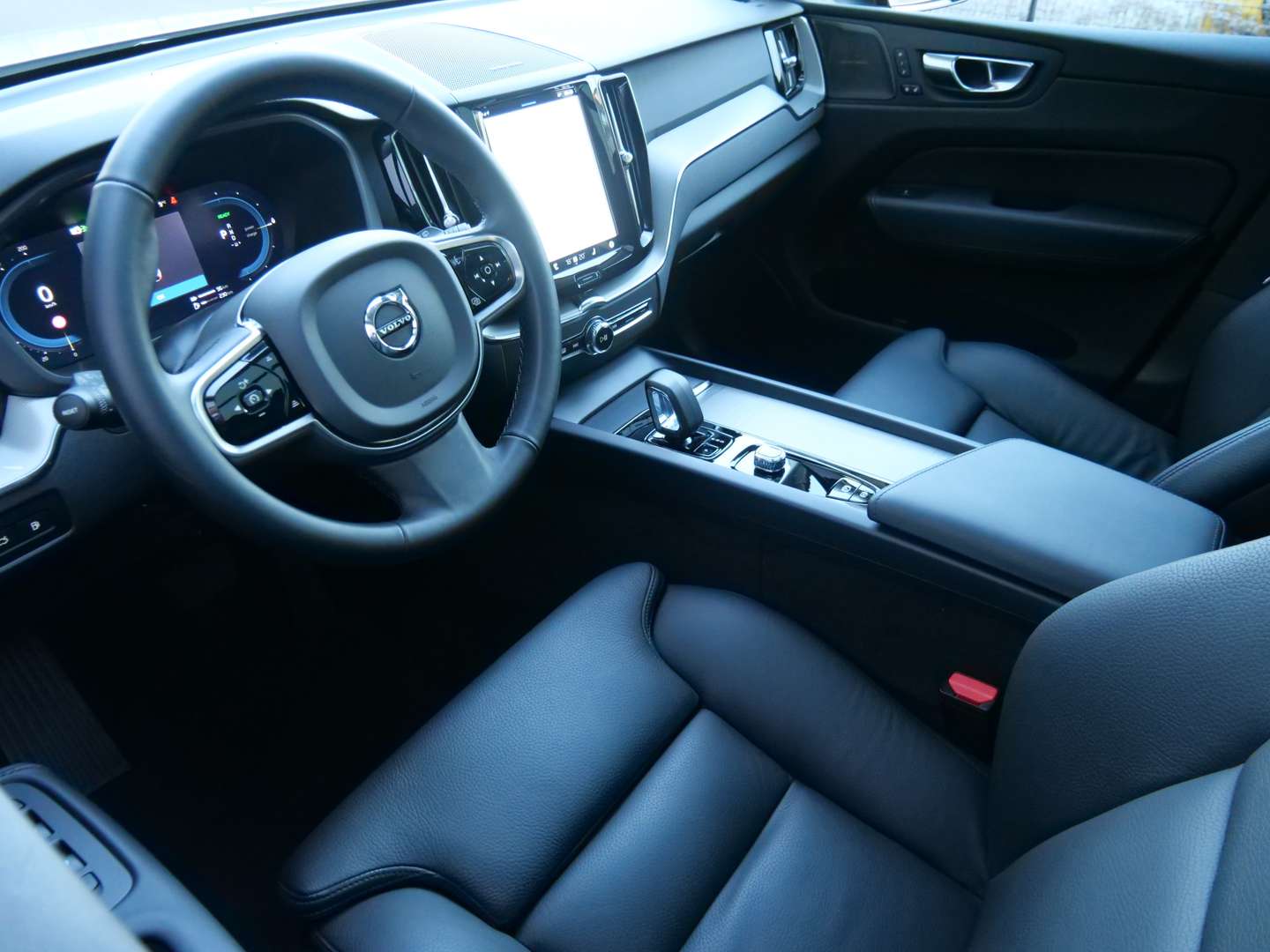 Volvo XC60 Plus T6 PHEV AWD - 2024 - Joinsteer - #4