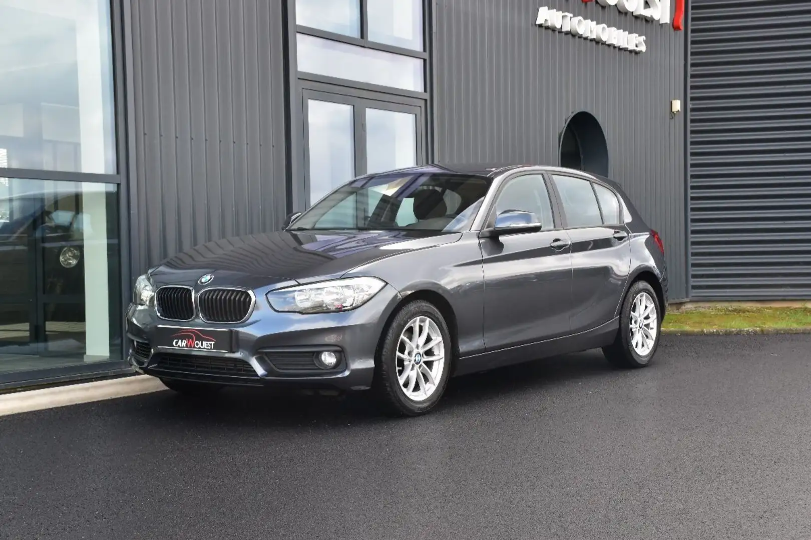 BMW 116 (F20) (2) 116I LOUNGE 5P Grau - 1