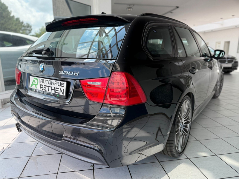 BMW 330 d M Sport*ACC*PANO*NAVI-Prof.*Harman-Kardon* — photo 9