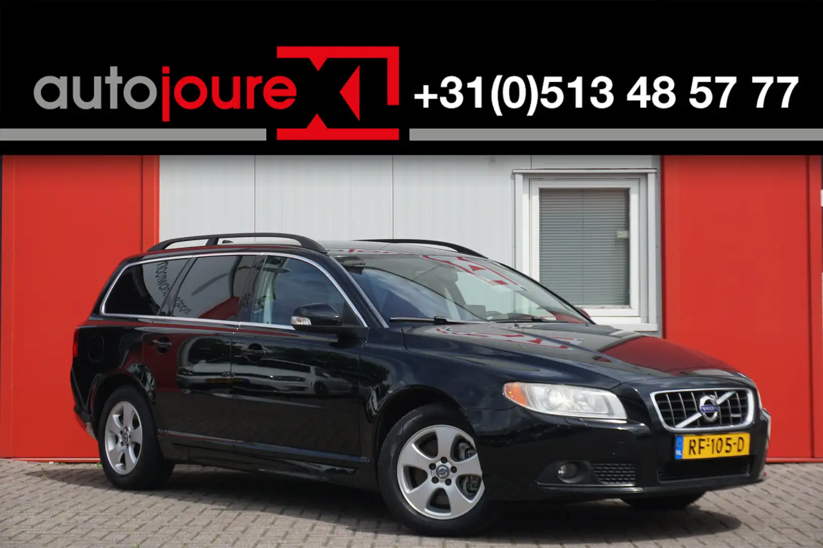 Volvo V70 2.4 D5 Momentum | 5-Cilinder | Leder | Trekhaak | Negru - 1