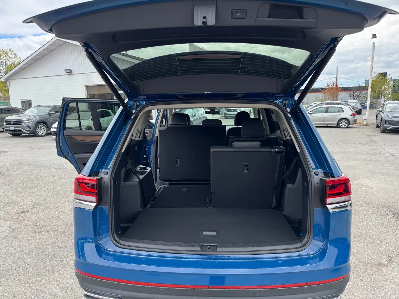 Volkswagen Atlas снимка Volkswagen Atlas