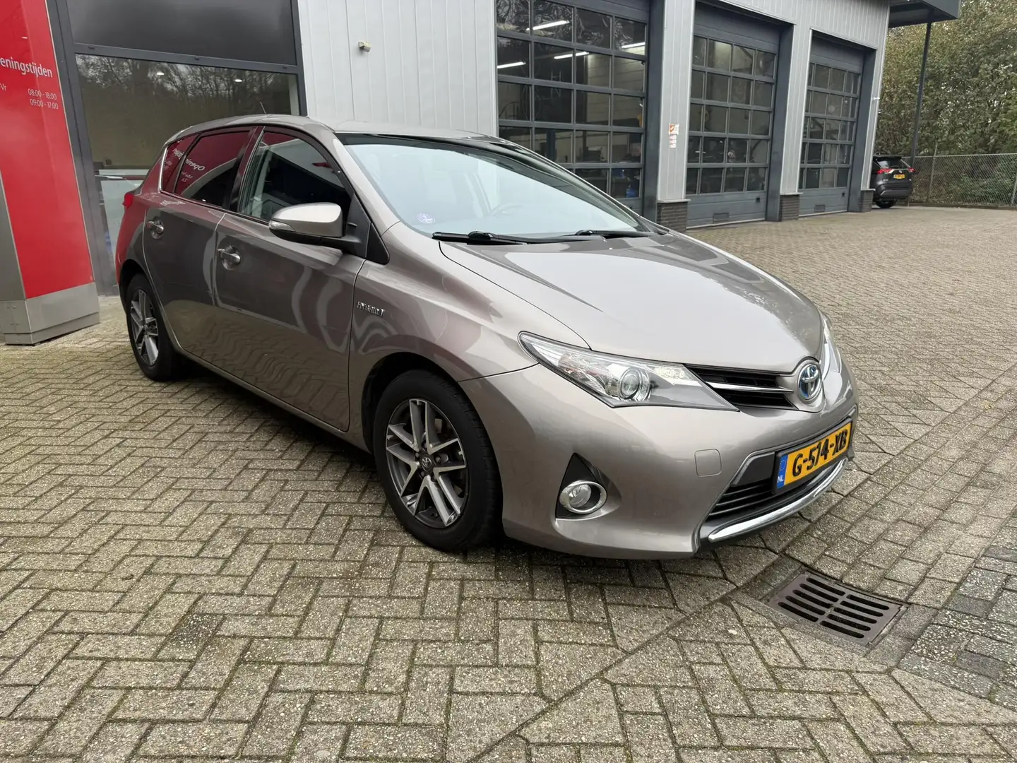 Toyota Auris 1.8 Hybrid Aspiration TREKHAAK AFN. NAVIGATIE Braun - 2