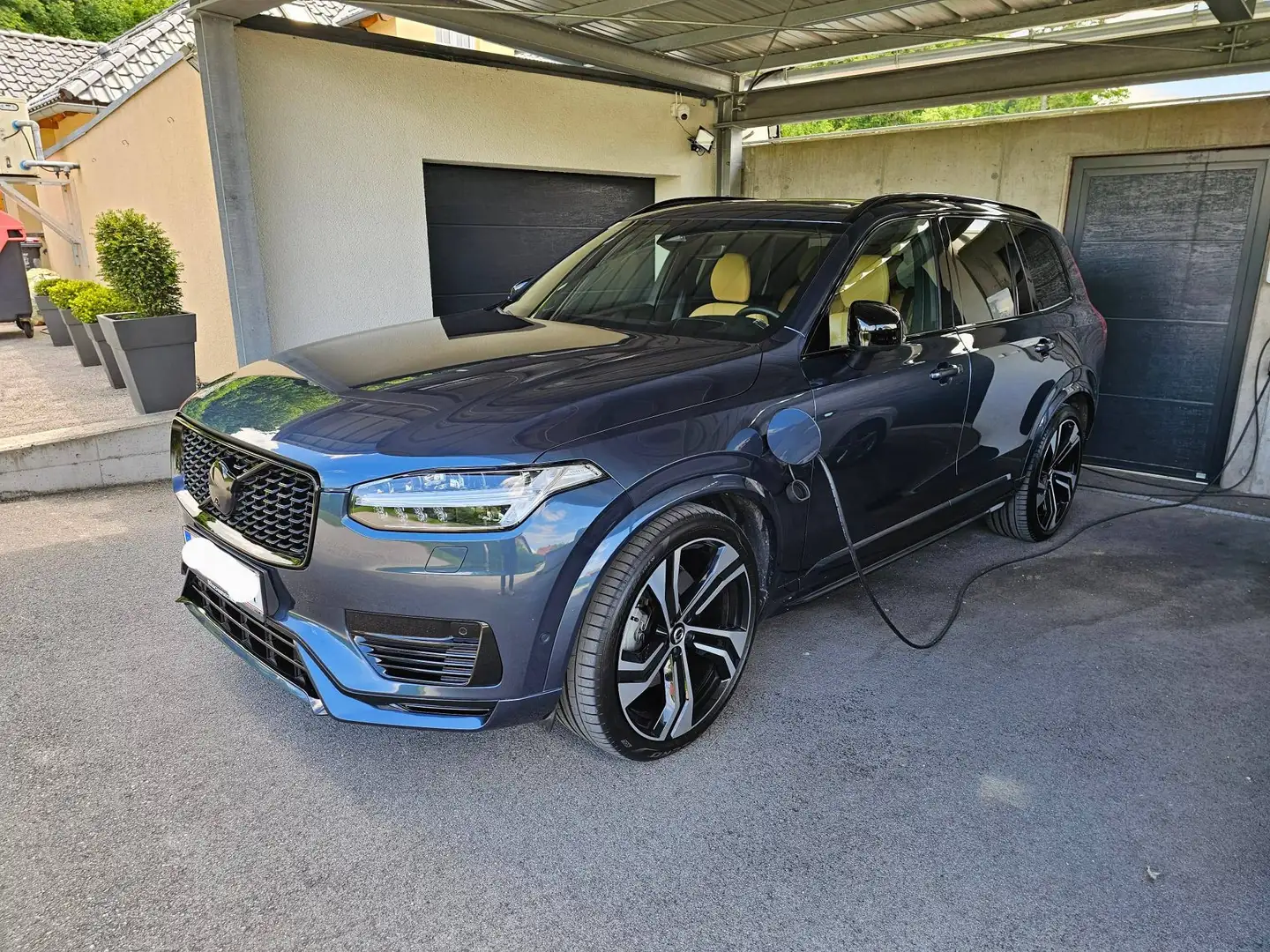 Volvo XC90 Hybrid Allrad T8 AWD Recharge PHEV Ultimate Dark G Blau - 1