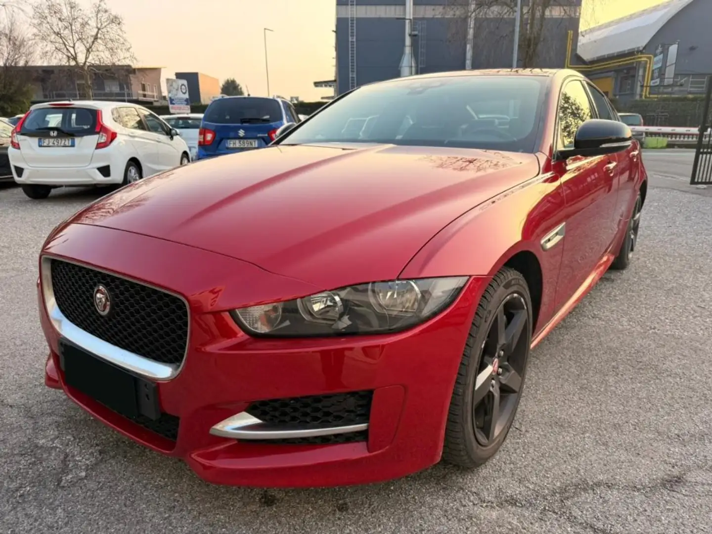 Jaguar XE 2.0 D Turbo 180 CV AWD aut. R-Sport Rouge - 1