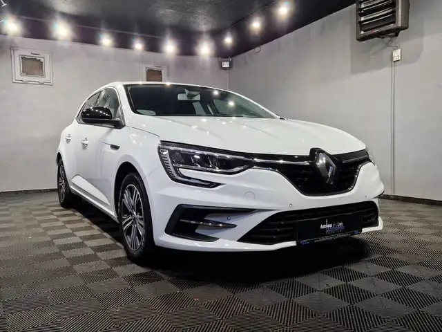Renault Megane view 2