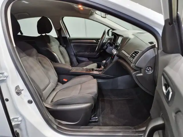 Renault Megane view 10