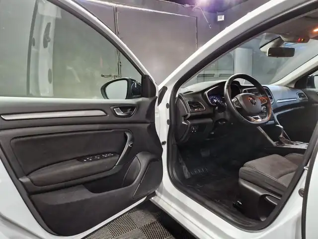 Renault Megane view 8