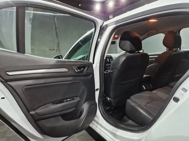 Renault Megane view 9