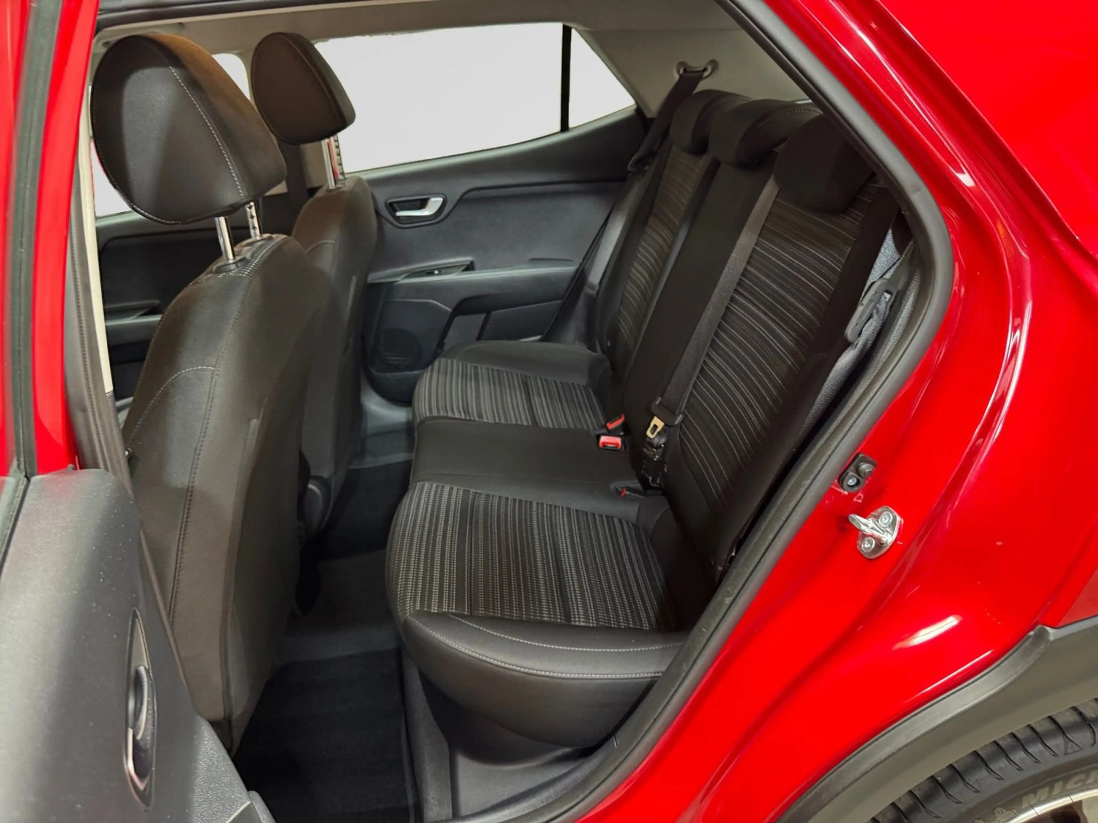 Kia Stonic Pulse 1.0 100cv — photo 6