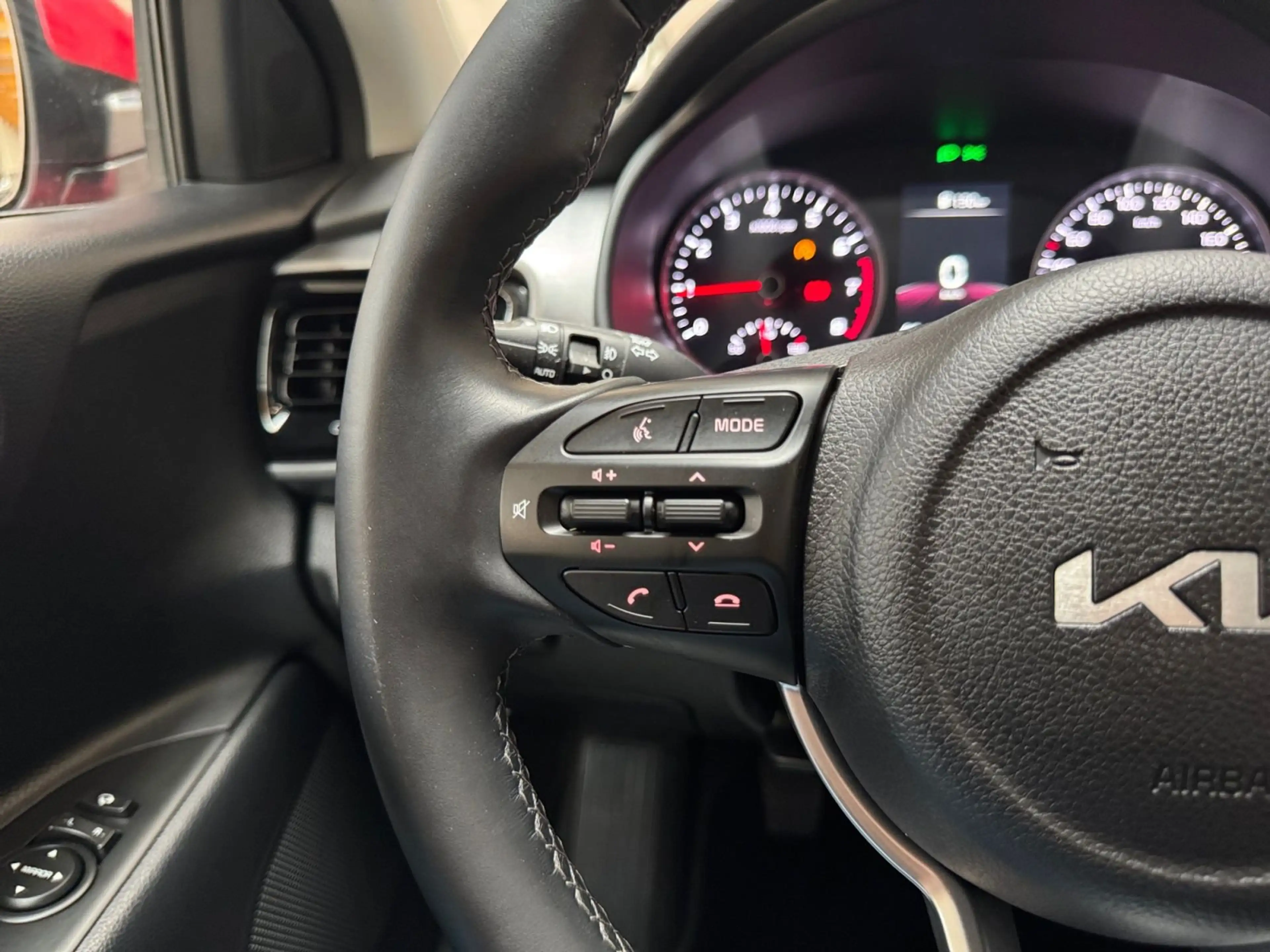 Kia Stonic Pulse 1.0 100cv — photo 10