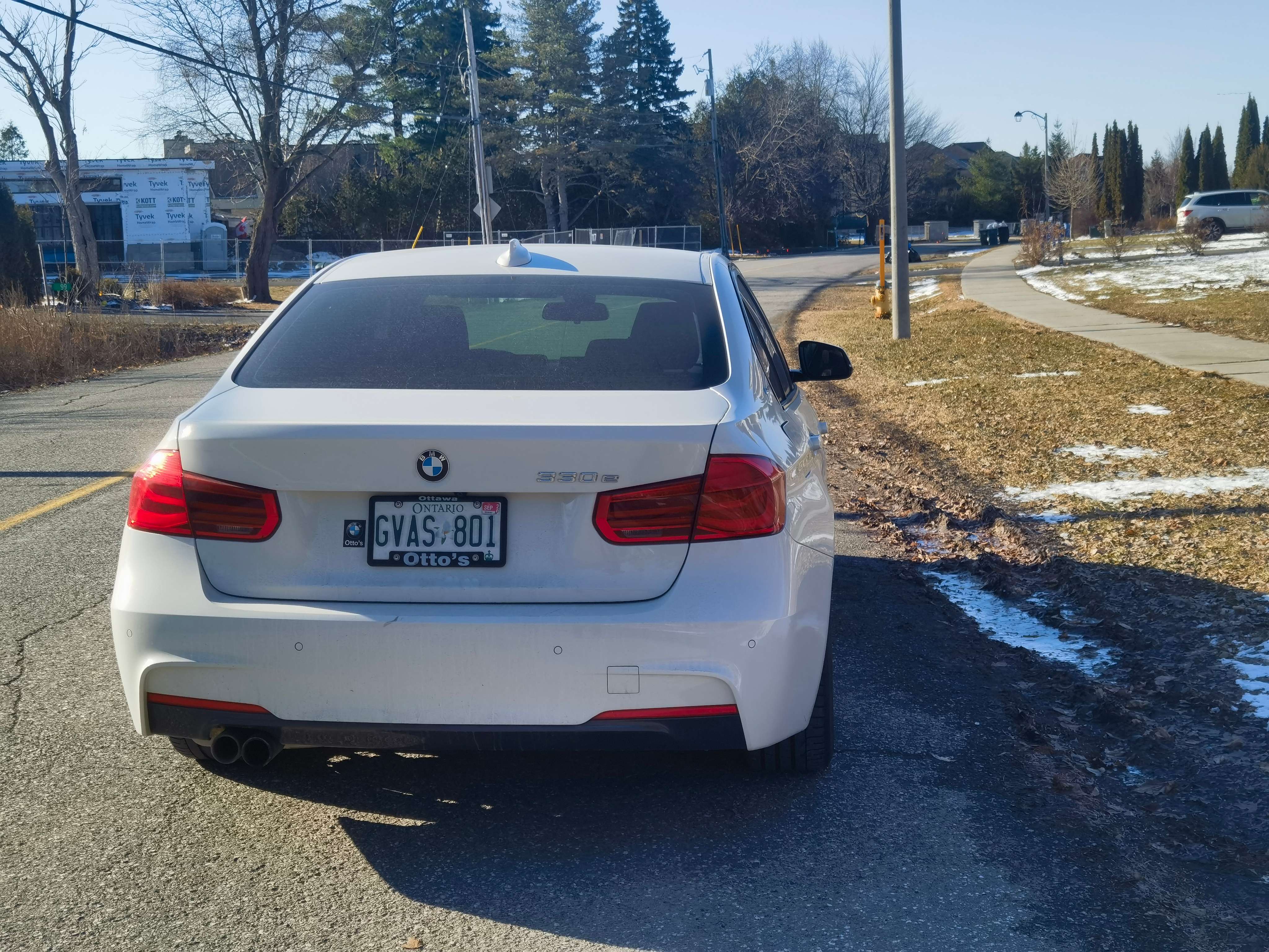 2017 BMW 3 Series 4dr Sdn 330e Plug-In Hybrid RWD alt 3