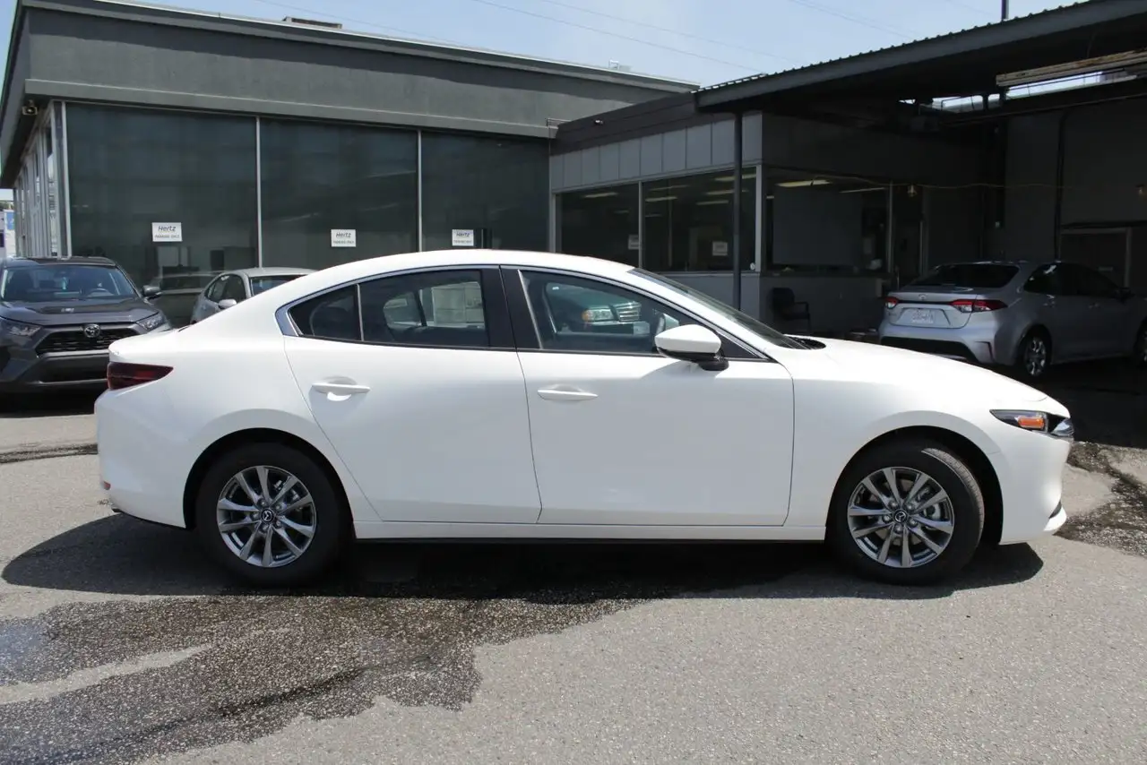 Mazda 3 снимка Mazda 3