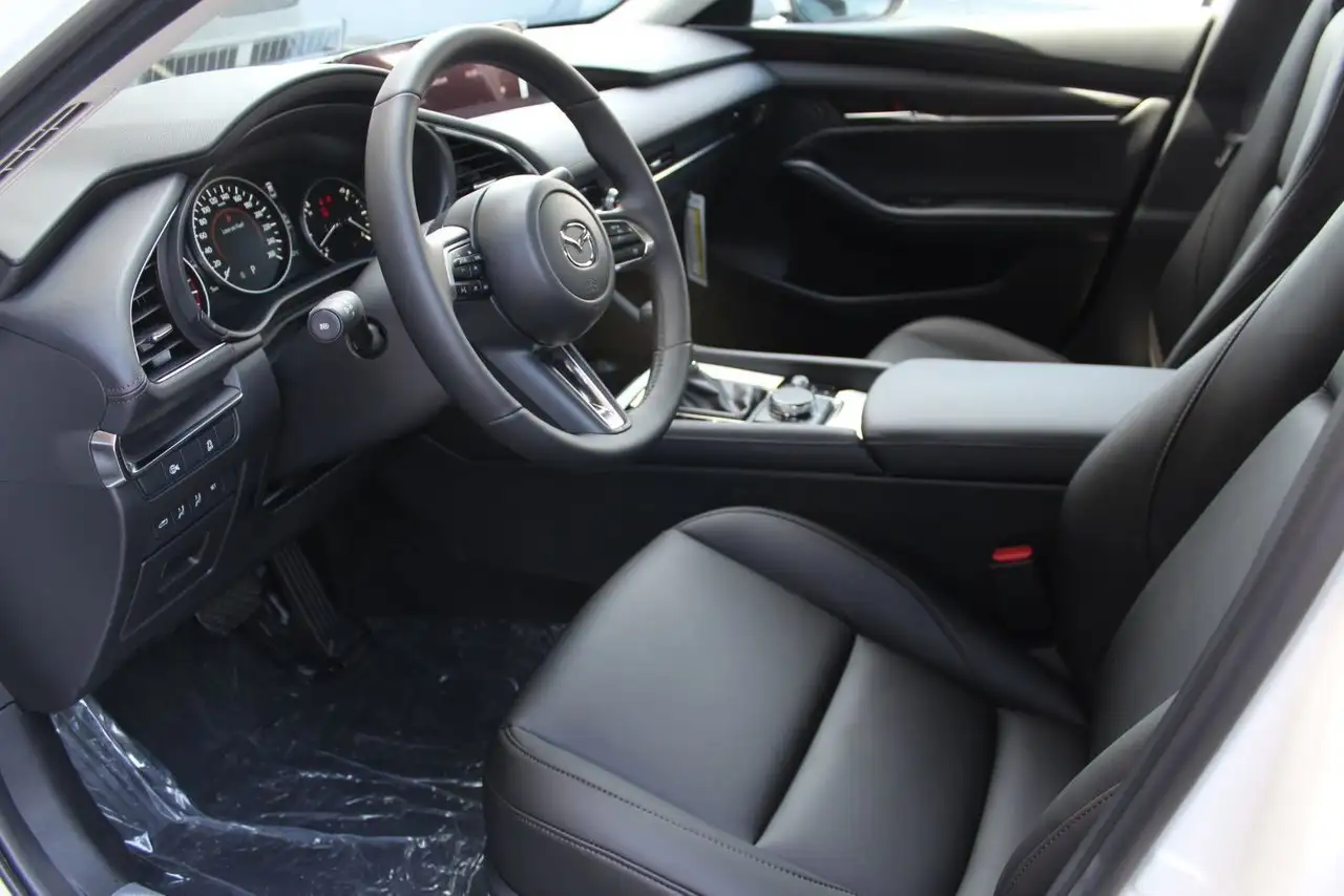 Mazda 3 снимка Mazda 3