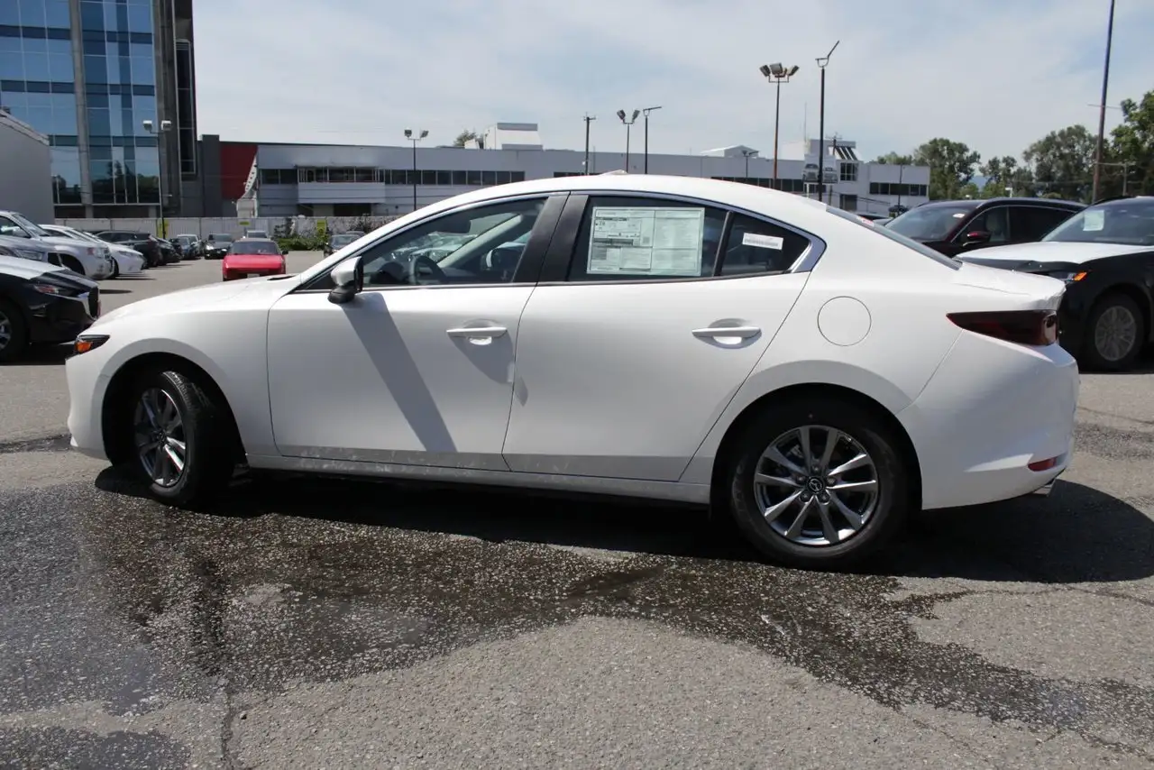 Mazda 3 снимка Mazda 3