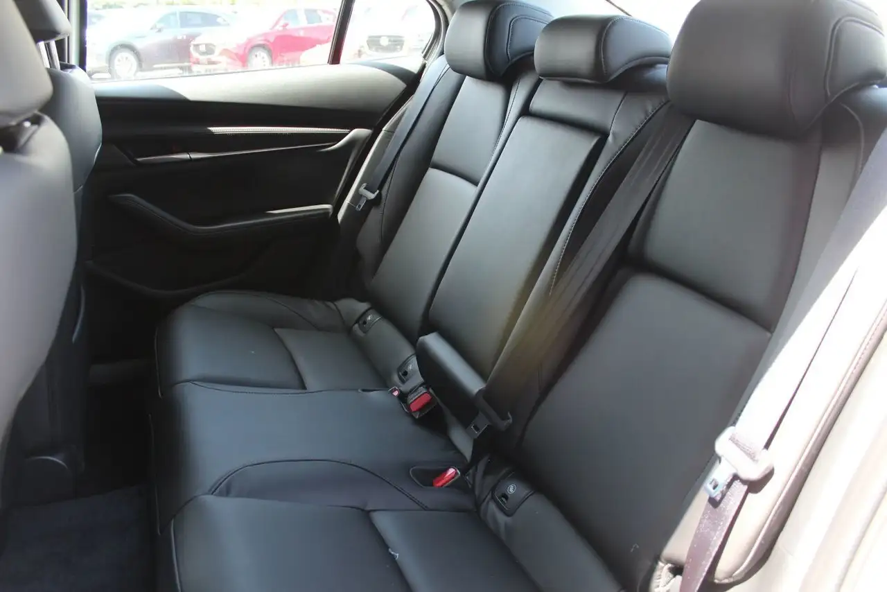 Mazda 3 снимка Mazda 3