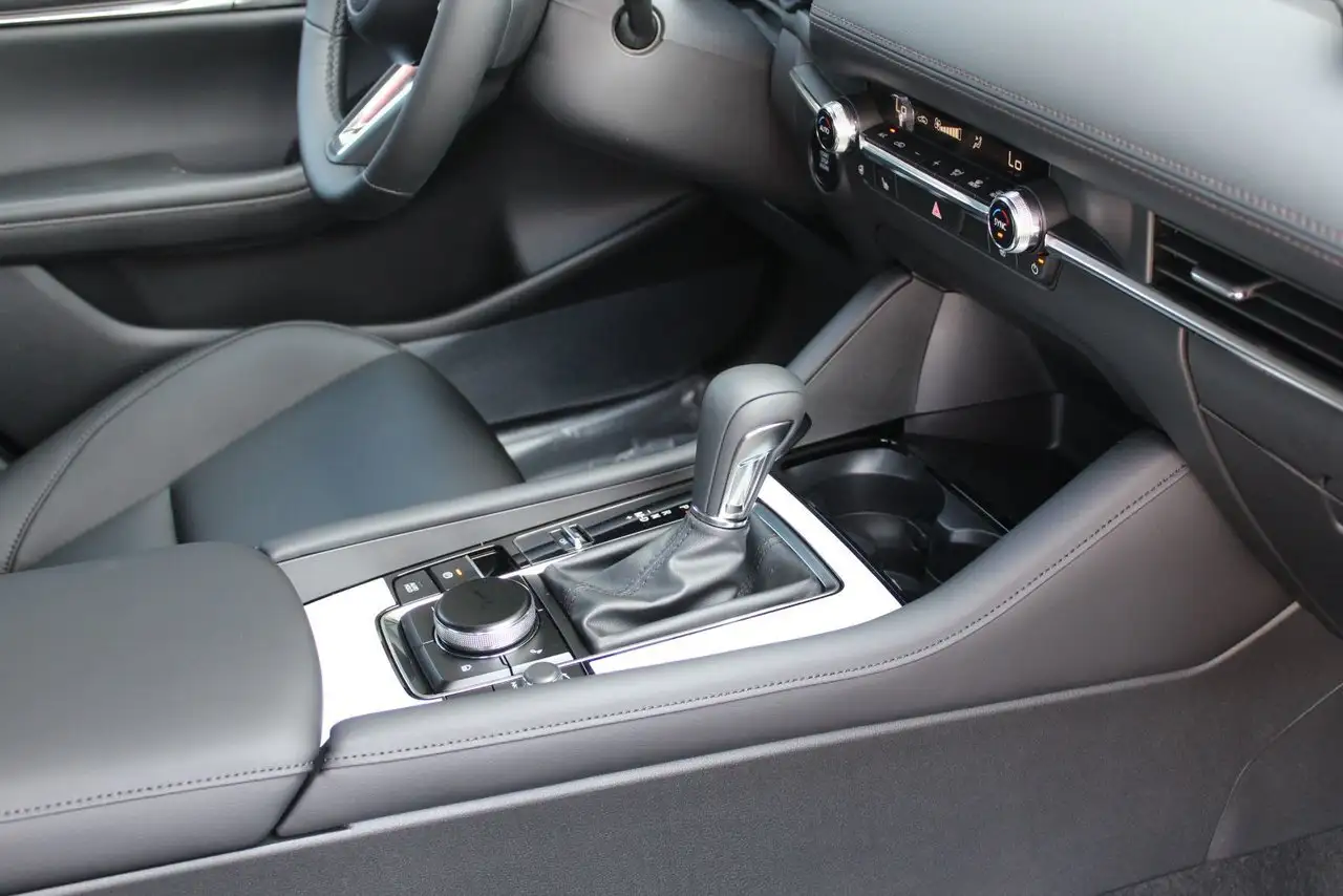 Mazda 3 снимка Mazda 3