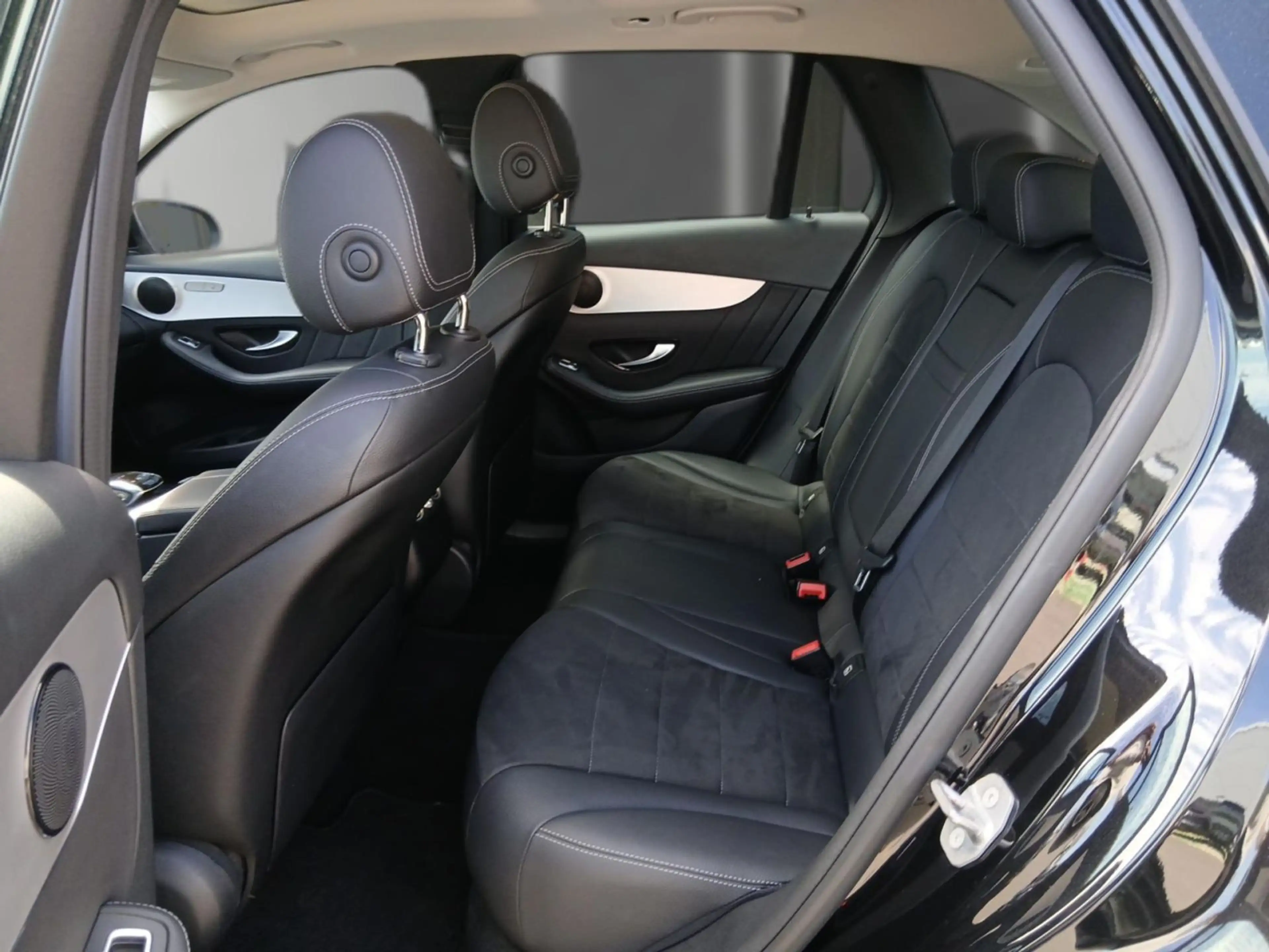 Mercedes-Benz GLC 350 d 4Matic Aut. *StdHz*PANO*360°*AHK*ACC* — photo 11