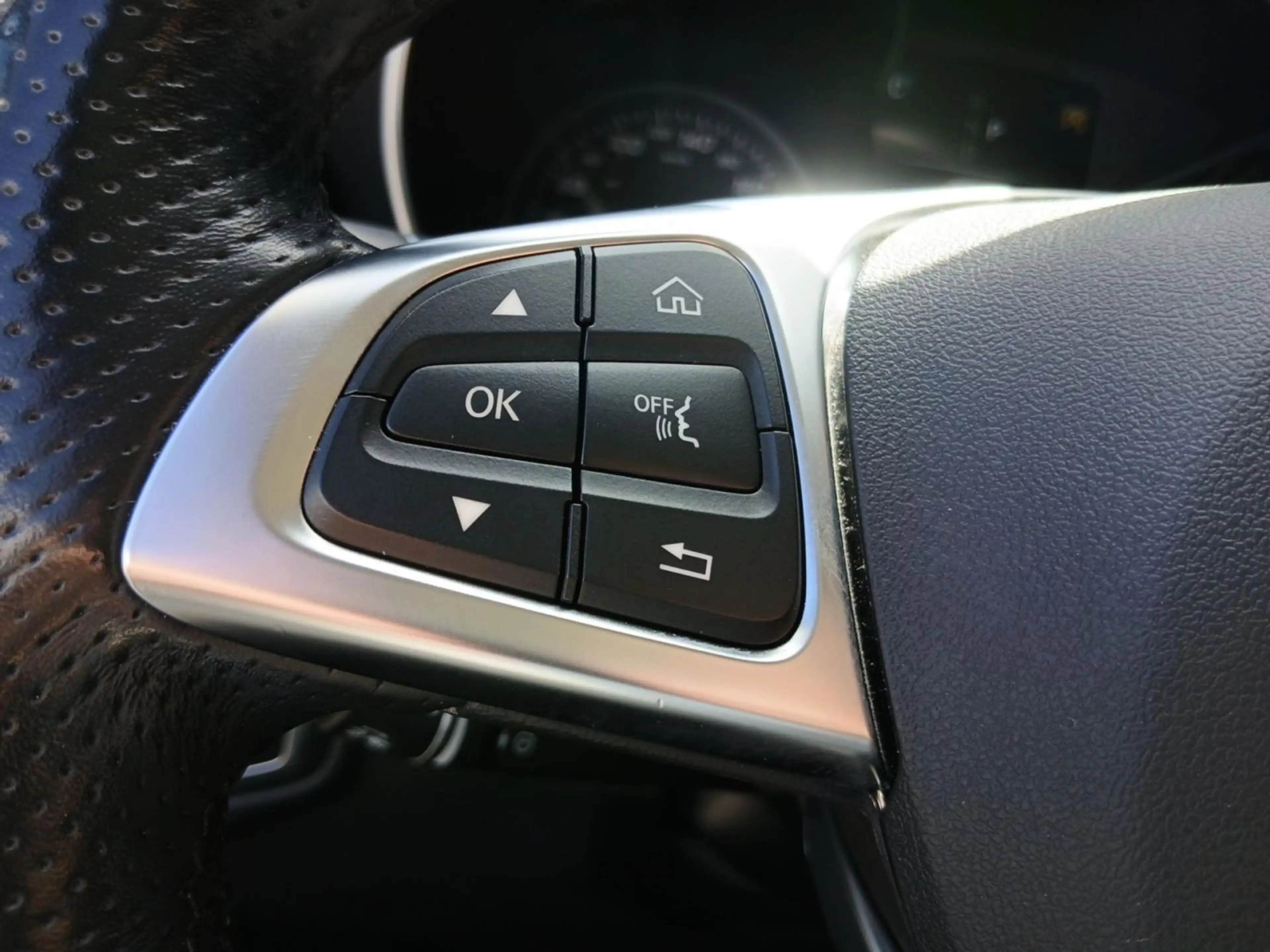 Mercedes-Benz GLC 350 d 4Matic Aut. *StdHz*PANO*360°*AHK*ACC* — photo 16