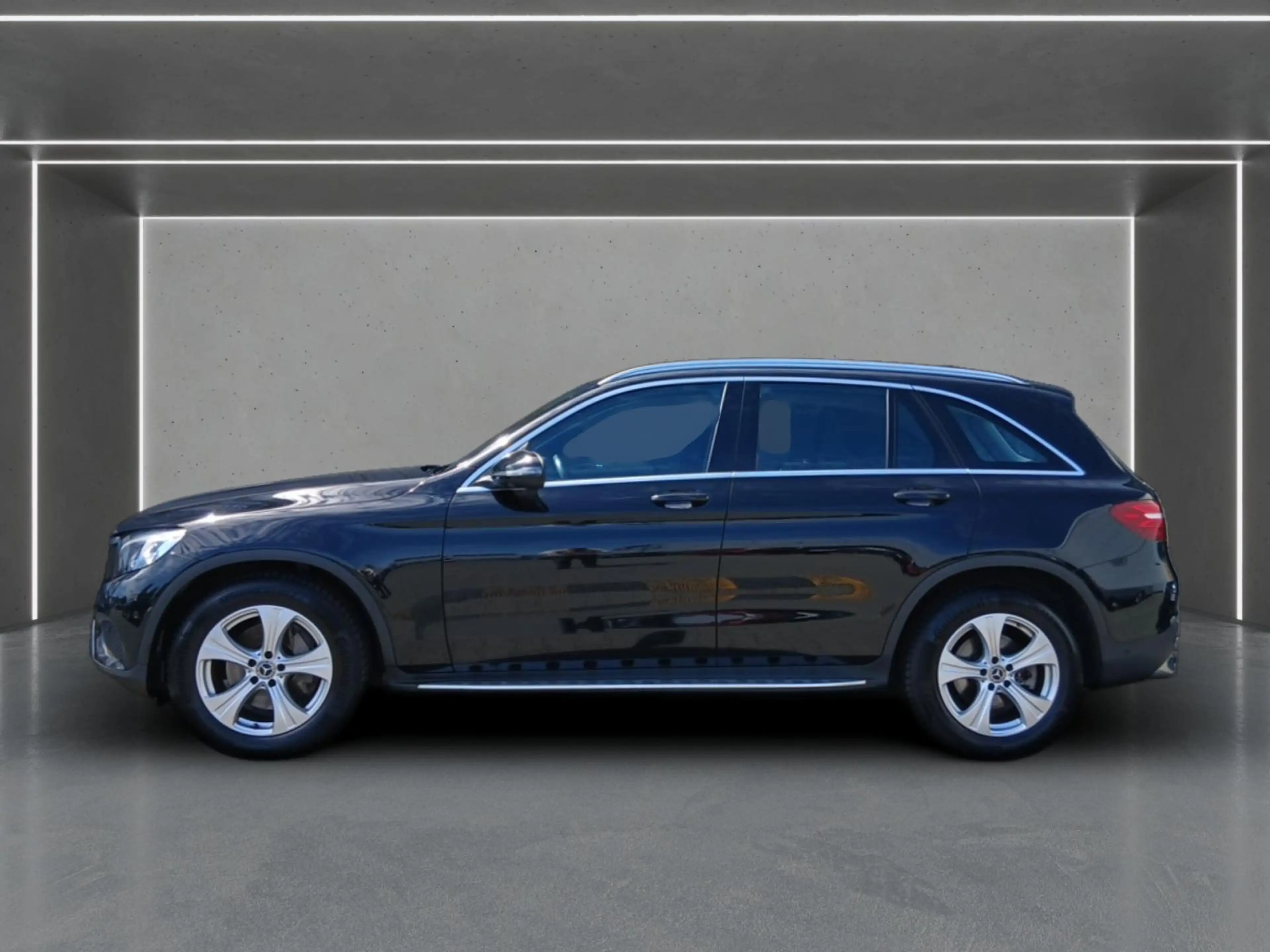 Mercedes-Benz GLC 350 d 4Matic Aut. *StdHz*PANO*360°*AHK*ACC* — photo 4
