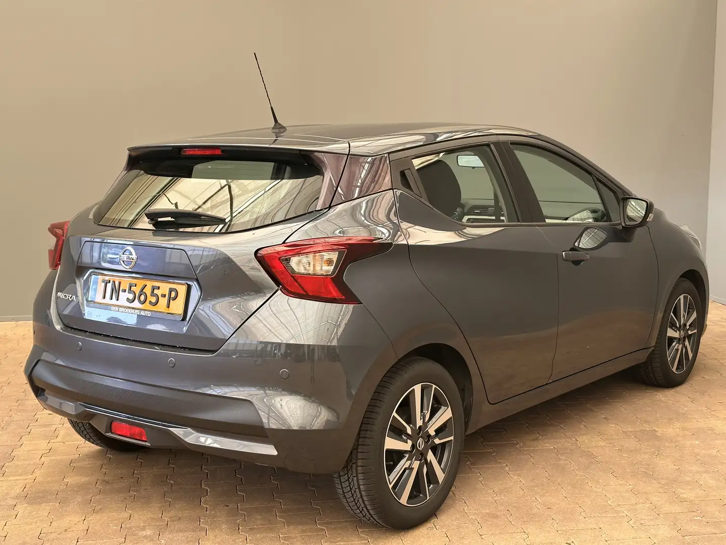 Nissan Micra IG-T N-Connecta Camera | Cruise | Airco | Lichtmet Grijs - 2