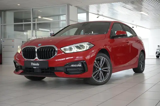 BMW 1 Series view 4