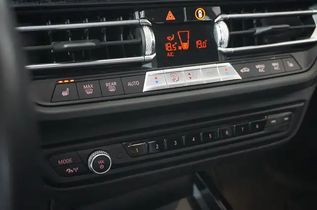 BMW 1 Series view 30