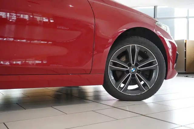 BMW 1 Series view 8