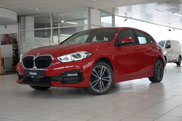 BMW 1 Series view 3