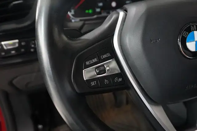 BMW 1 Series view 19