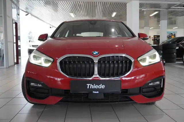 BMW 1 Series view 6