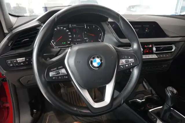 BMW 1 Series view 16