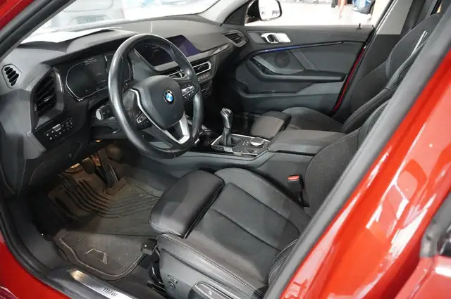 BMW 1 Series view 12
