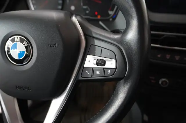 BMW 1 Series view 18