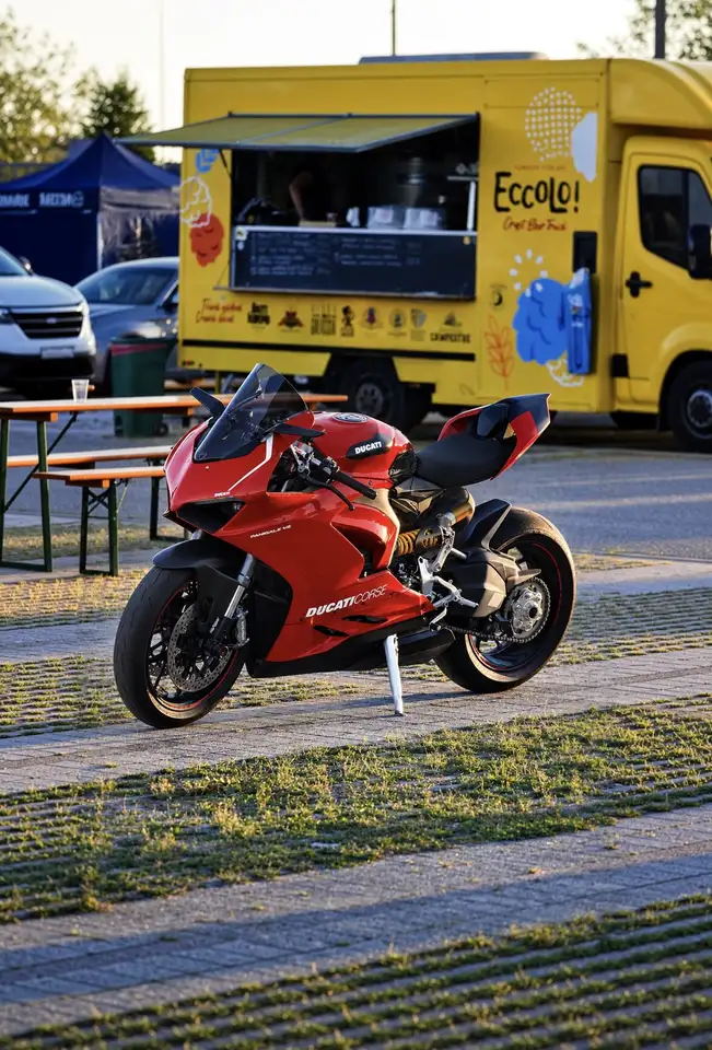 Ducati Panigale V2