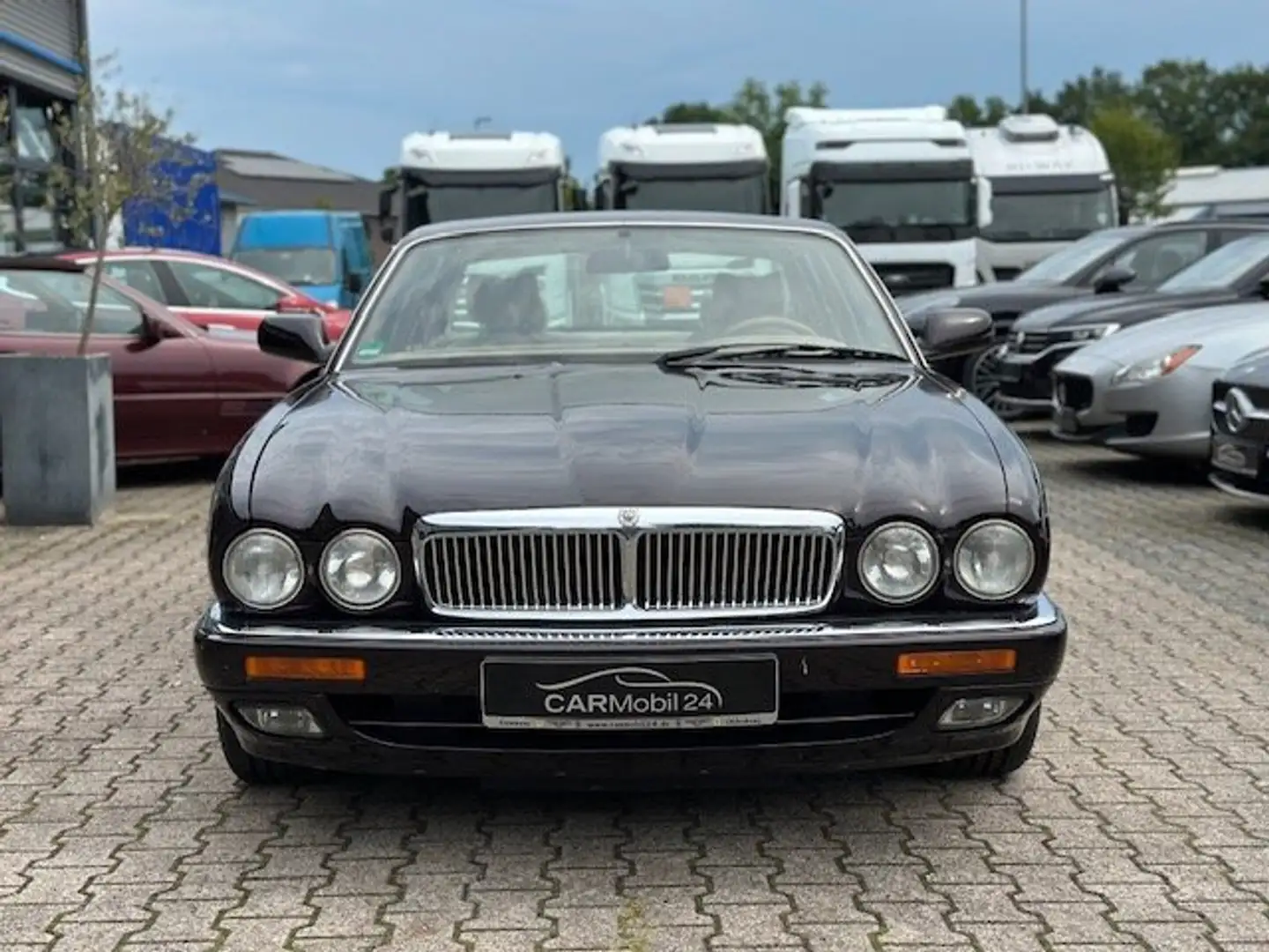 Jaguar XJ12 6.0 Automatik Limo*SHD*SHZ*LEDER*TEMP Rojo - 2