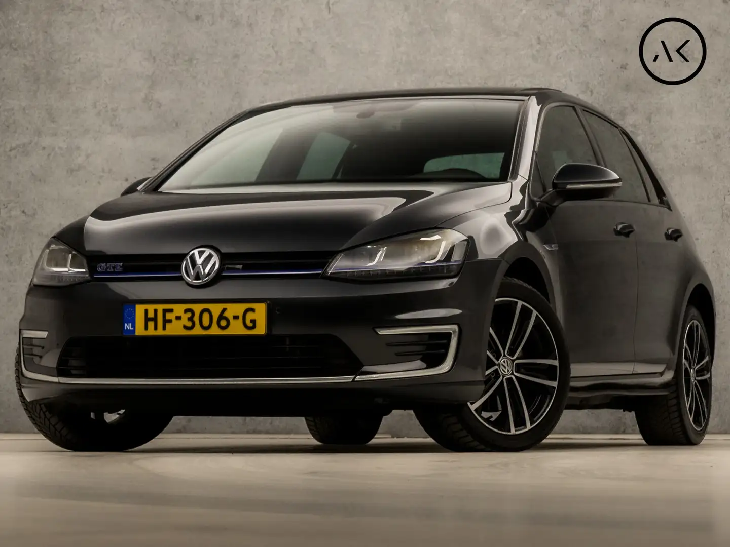 Volkswagen Golf GTE 1.4 TSI 204Pk Automaat (SCHUIFDAK, NAVIGATIE, CLIM crna - 1