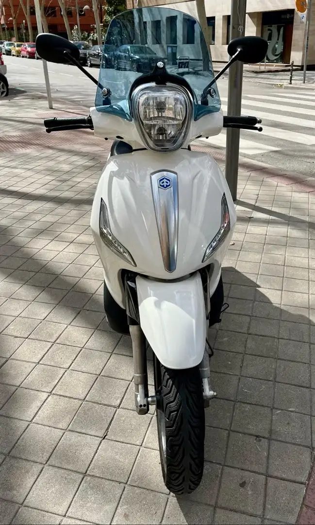 Piaggio Beverly 300 Білий - 1