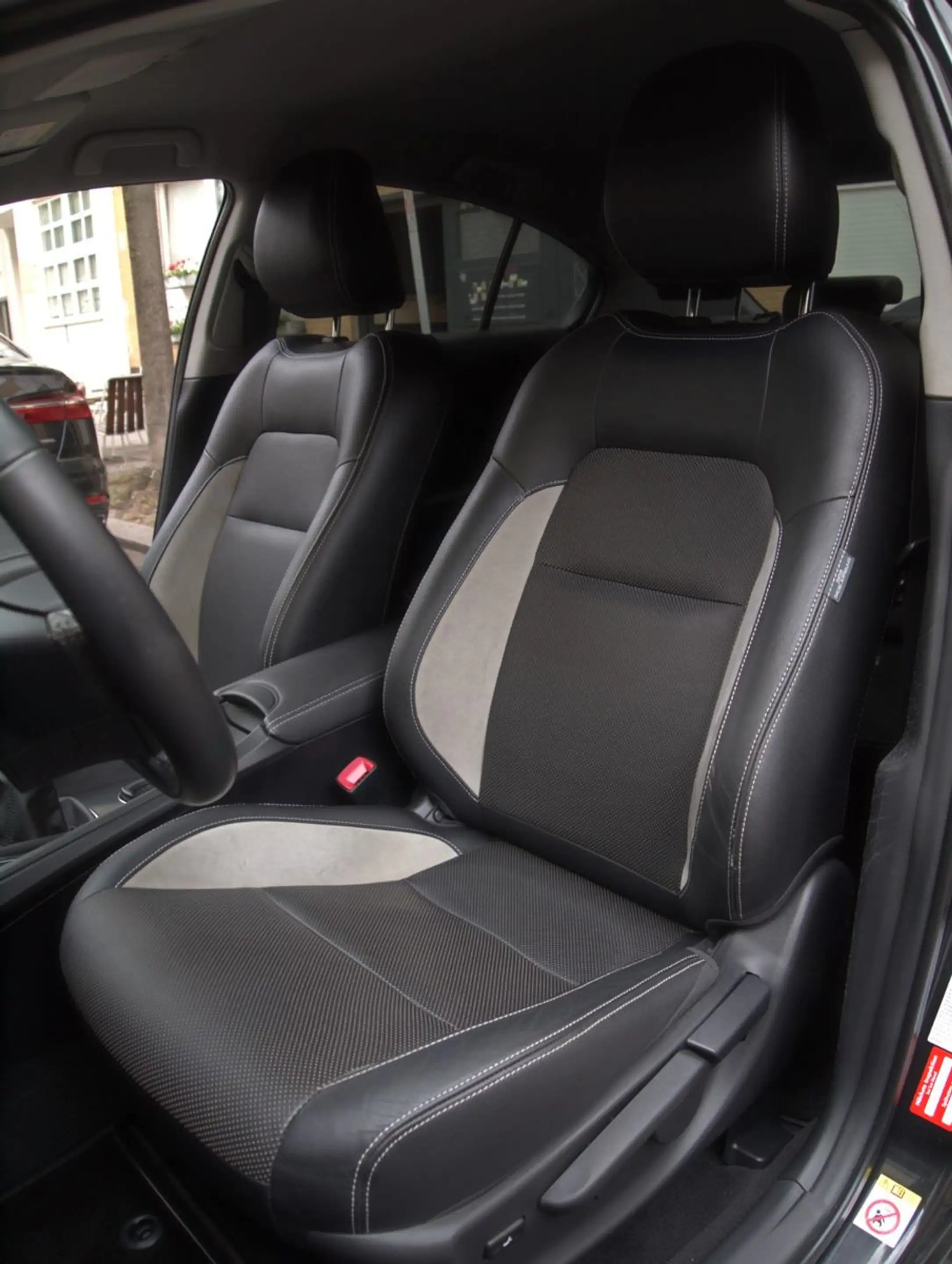 Toyota Avensis 1,8L Business Edition 4-Türig LEDER — photo 10