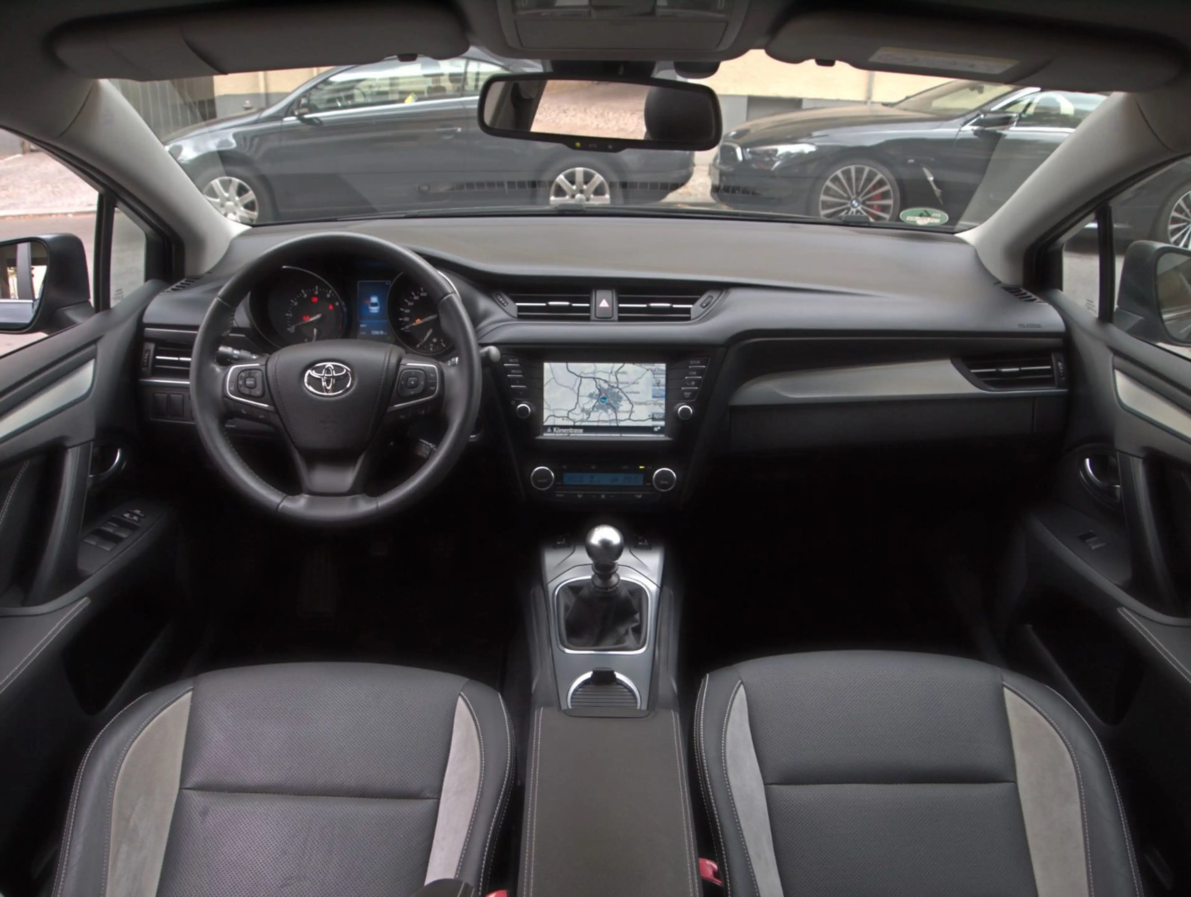 Toyota Avensis 1,8L Business Edition 4-Türig LEDER — photo 14