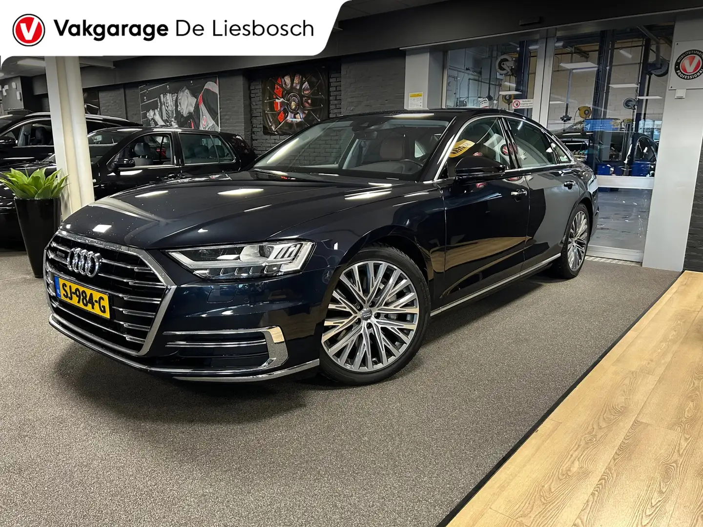 Audi A8 55 TFSI quattro / Leder / Navigatie / 20inch / B&O Bleu - 1