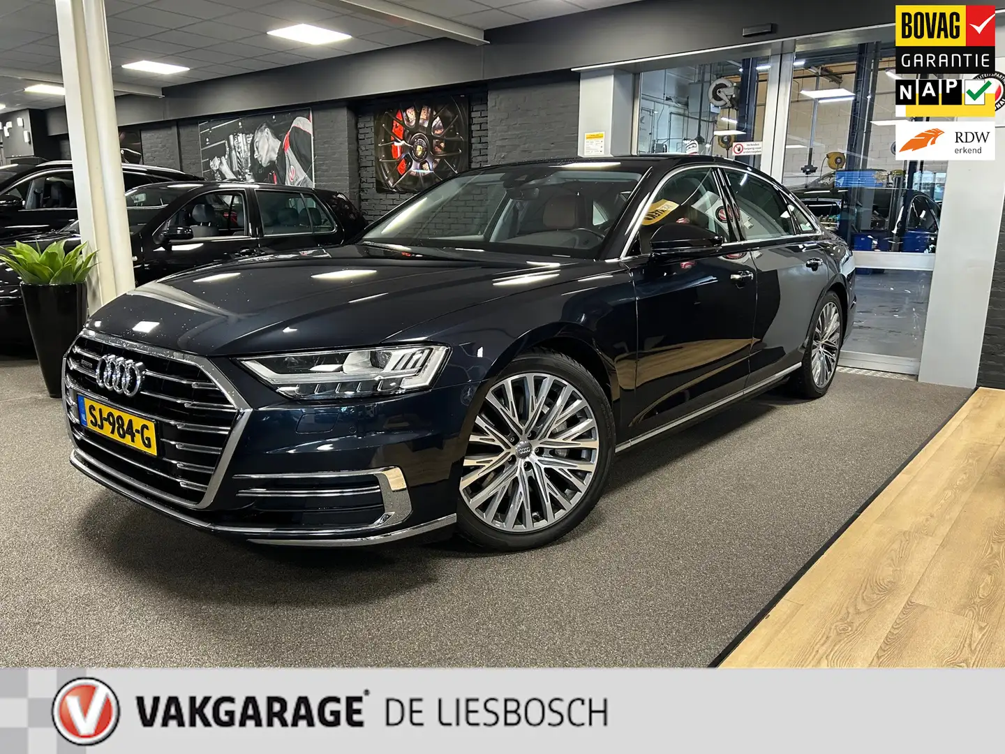 Audi A8 55 TFSI quattro / Leder / Navigatie / 20inch / B&O Blauw - 1