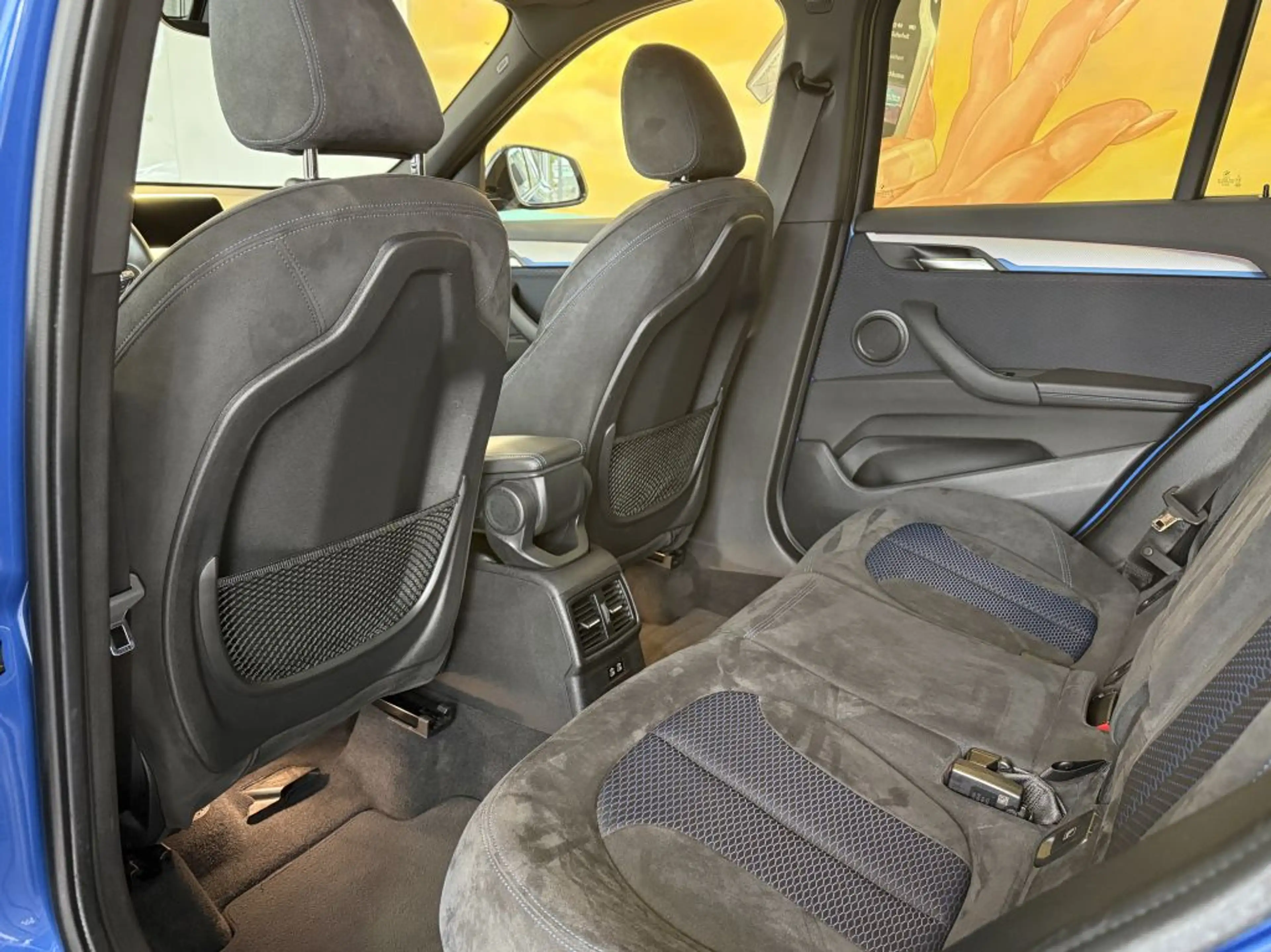 BMW X1 sDr.20i M SPORT LED+AHK+TEM+SITZ+NAV+HIFI+19* — photo 9