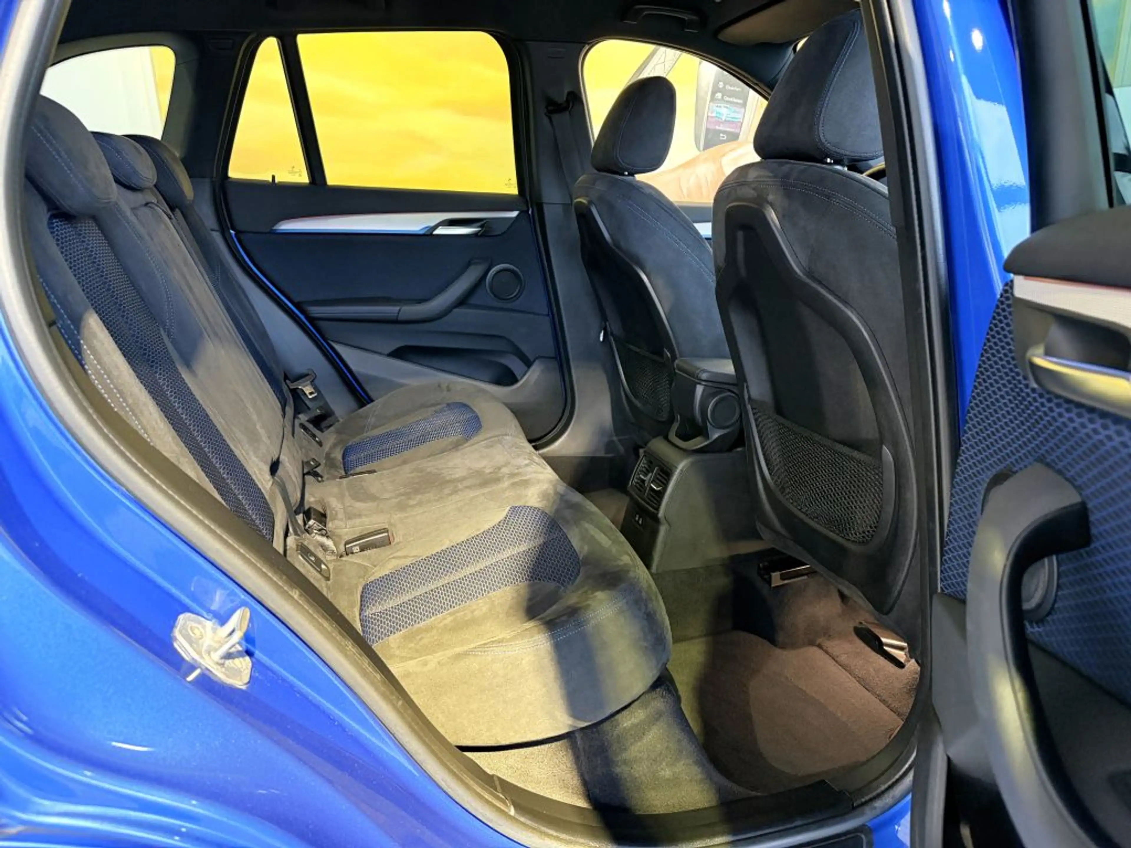 BMW X1 sDr.20i M SPORT LED+AHK+TEM+SITZ+NAV+HIFI+19* — photo 10