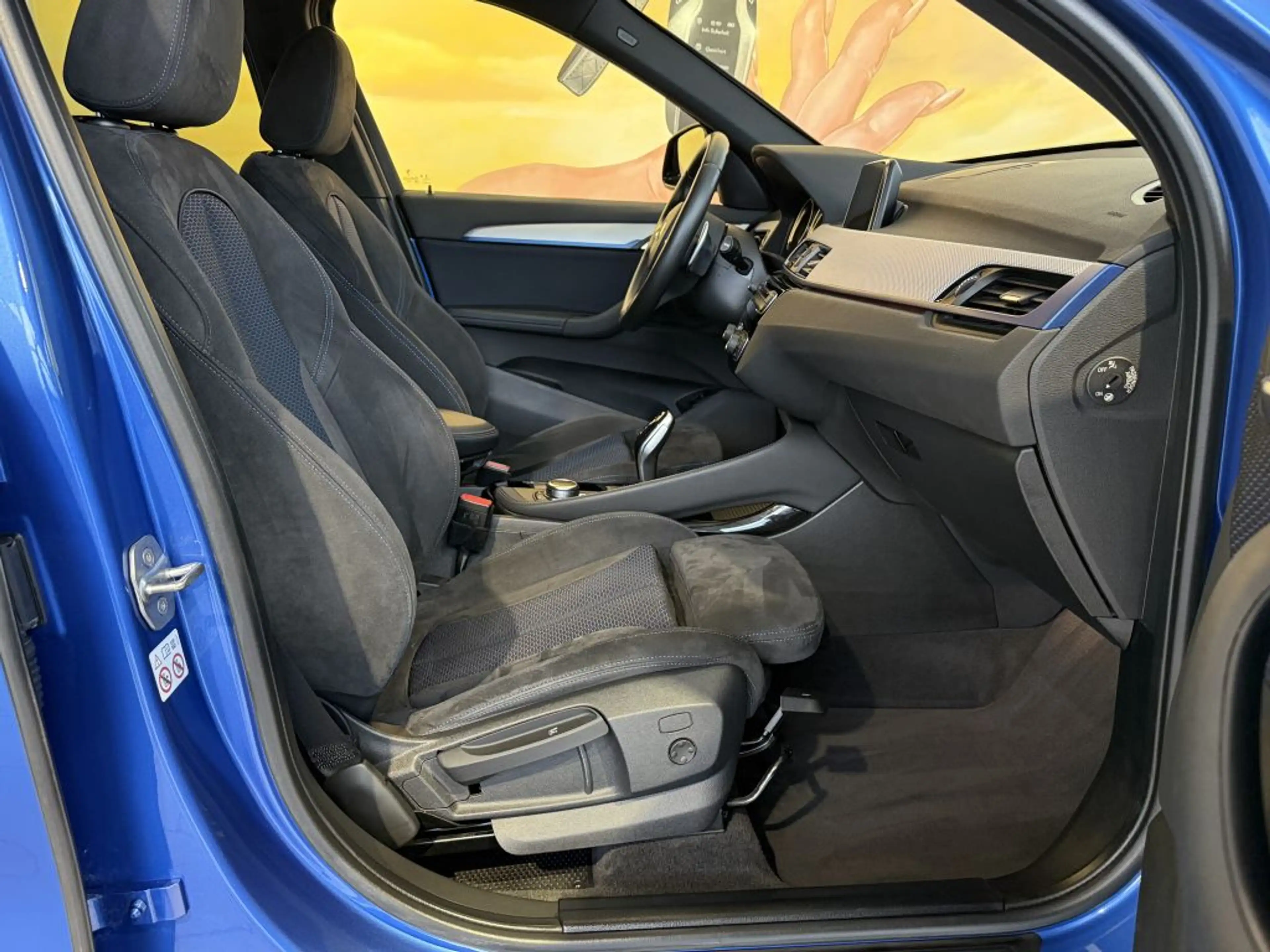 BMW X1 sDr.20i M SPORT LED+AHK+TEM+SITZ+NAV+HIFI+19* — photo 5